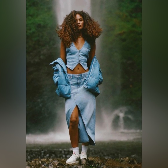 American Eagle Outfitters Dresses & Skirts - American Eagle AE Dreamy Drape Low Rise Denim Maxi Skirt Front Slit Womens 12